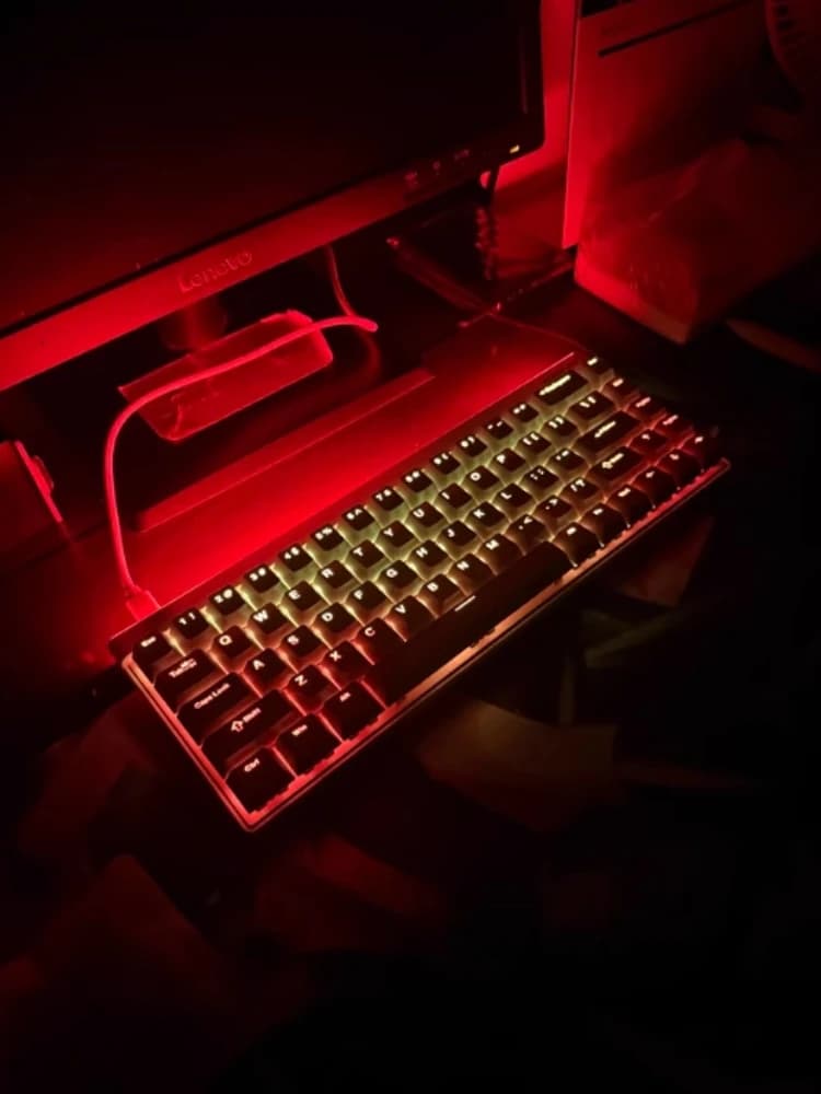MCHOSE ACE 68 teclado para juegos de aire teclado deportivo electrónico con cable teclado mecánico con interruptor magnético personalizable de baja latencia 8000Hz