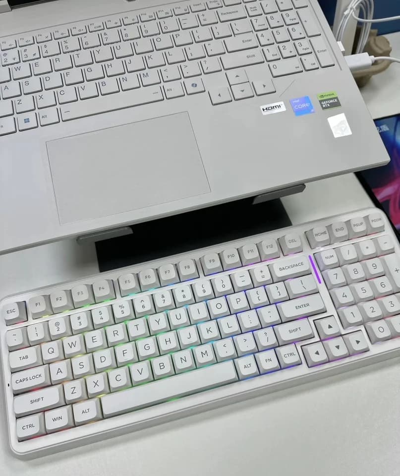 Teclado Mecánico Personalizable MCHOSE K99 V3, Inalámbrico, Bluetooth, 10000mAh, Perilla Multifuncional para Juegos, Oficina y Portátil